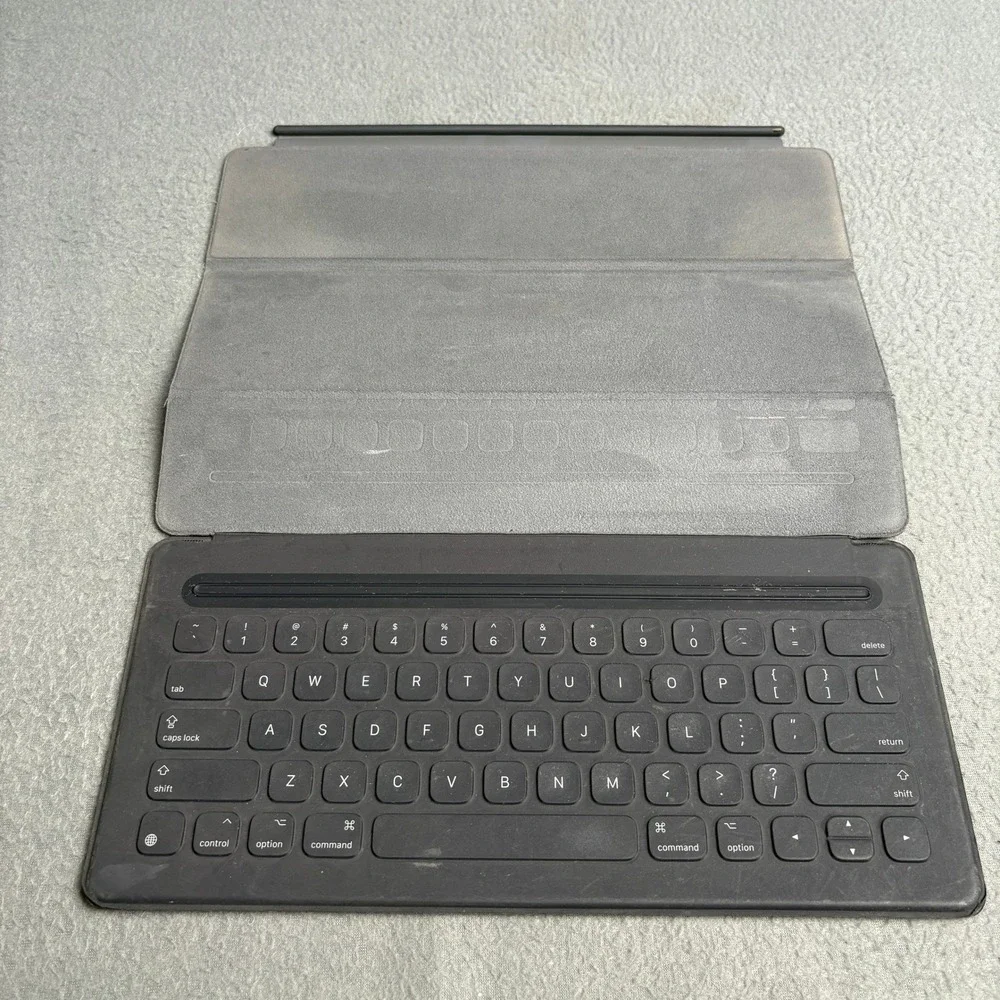 Apple smart keyboard